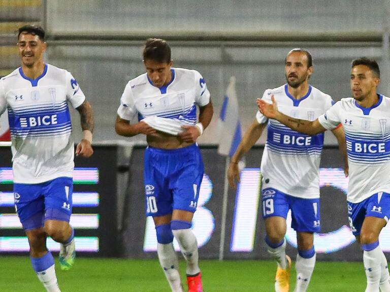 16 DE ABRIL DE 2021/SANTIAGOEl jugador Diego Buonanotte (d) marca el uno a cero frente a Curico Unido , durante el partido valido por la cuarta fecha del Campeonato Nacional AFP PlanVital 2021, entre Universidad Catlica y Curico Unido, disputado en el Estadio San Carlos de Apoquindo.
FOTO: SEBASTIAN ORIA/AGENCIAUNO