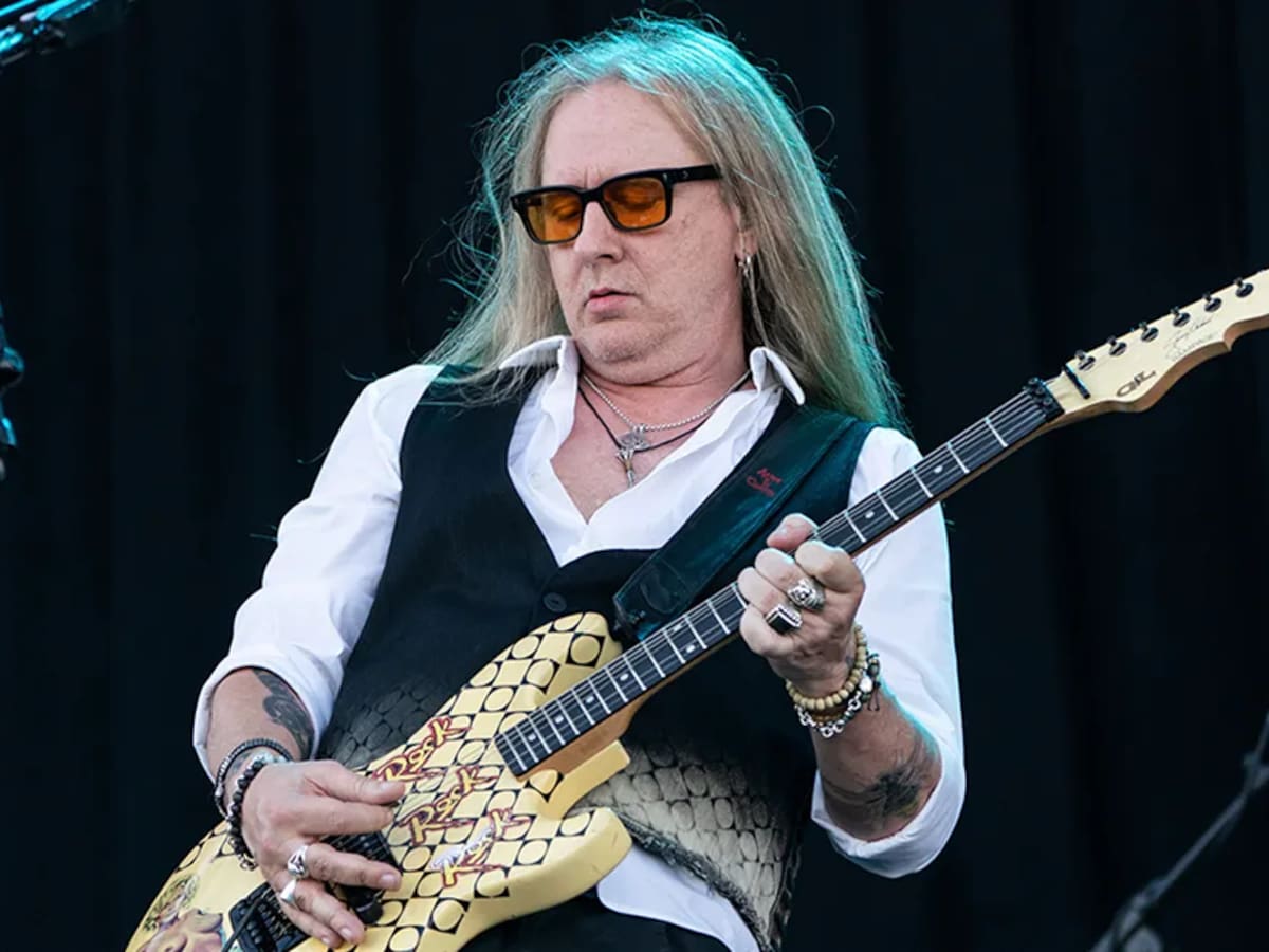Guitarrista de Alice in Chains sorprende a sus fanáticos con video en Plaza de Armas