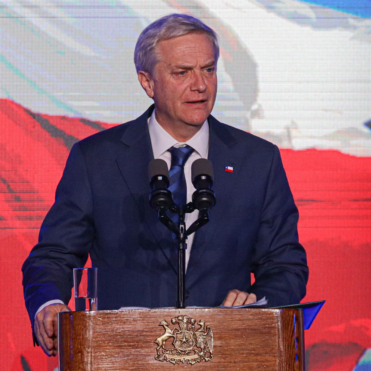 Cadem: desaprobación al Presidente Kast llega a 62% y la gestión promedia nota 3,4 al cumplir los primeros seis meses