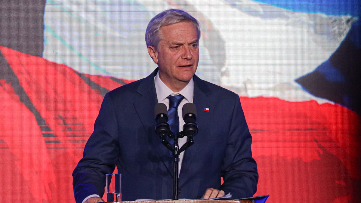 Cadem: desaprobación al Presidente Kast llega a 62% y la gestión promedia nota 3,4 al cumplir los primeros seis meses