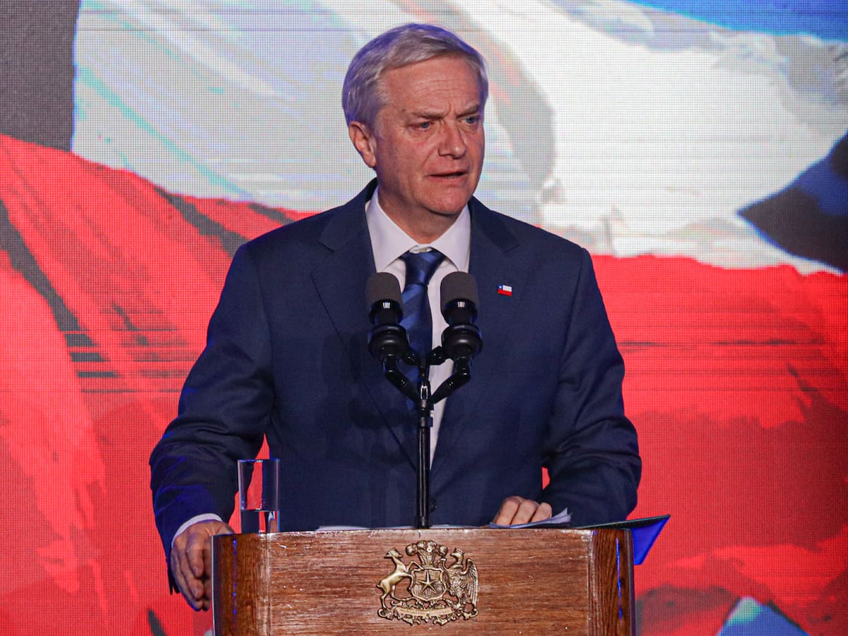 Cadem: desaprobación al Presidente Kast llega a 62% y la gestión promedia nota 3,4 al cumplir los primeros seis meses