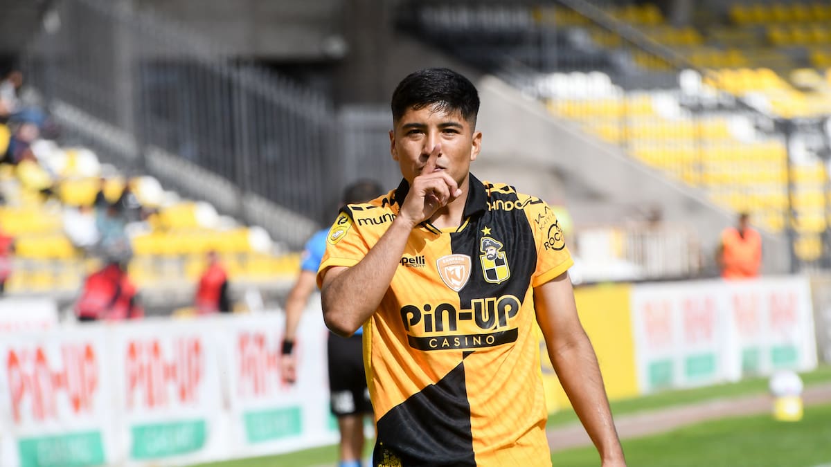 “¡Sácate los 5!”: La desatada burla del alcalde de Coquimbo a hincha albo tras la goleada a Colo Colo