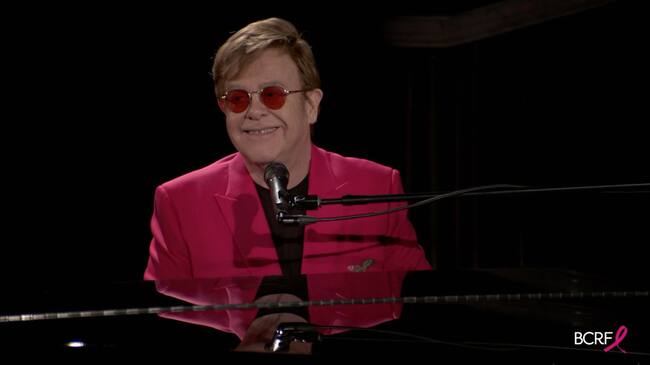 Elton John pospone gira para 2023.