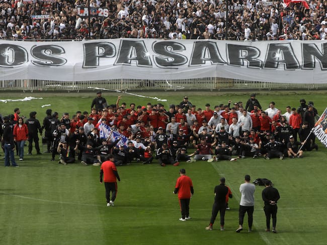 Plantel de Colo Colo en el arengazo