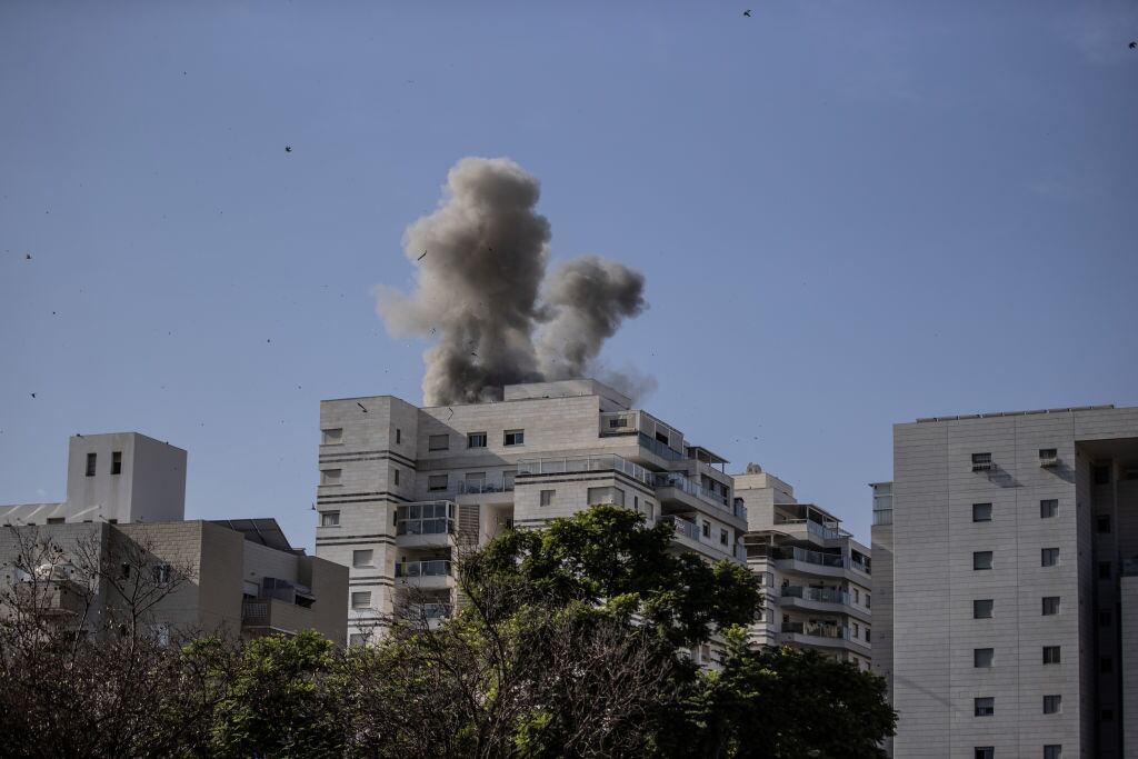 Proyectil impacta edificio en Ascalón en un territorio ocupado por Israel