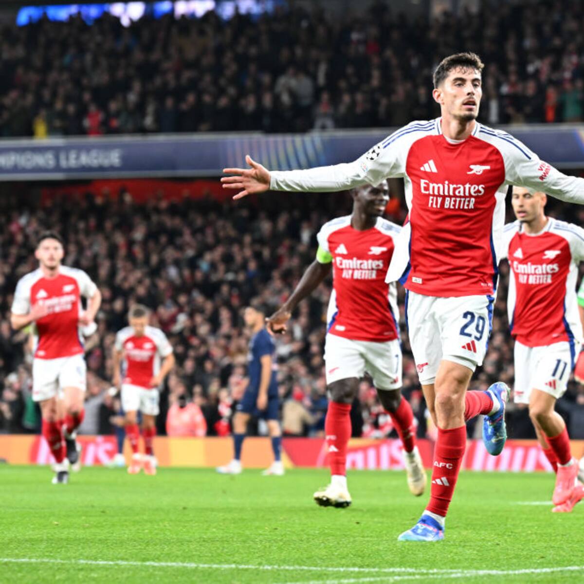 En un partidazo, Arsenal derrotó al PSG y sumó su primera victoria en la Champions League