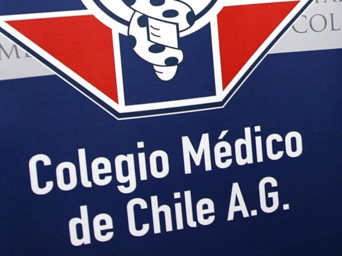 “Cumple todos los requisitos”: Colegio Médico respalda a Jeannette Vega en medio de crisis y renuncias en hospital de San Antonio