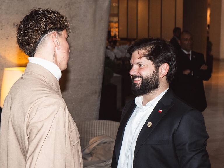 "Me sorprendió ver su cercanía": seleccionado de La Roja sorprendió con inesperada reunión junto al Presidente Boric | Instagram