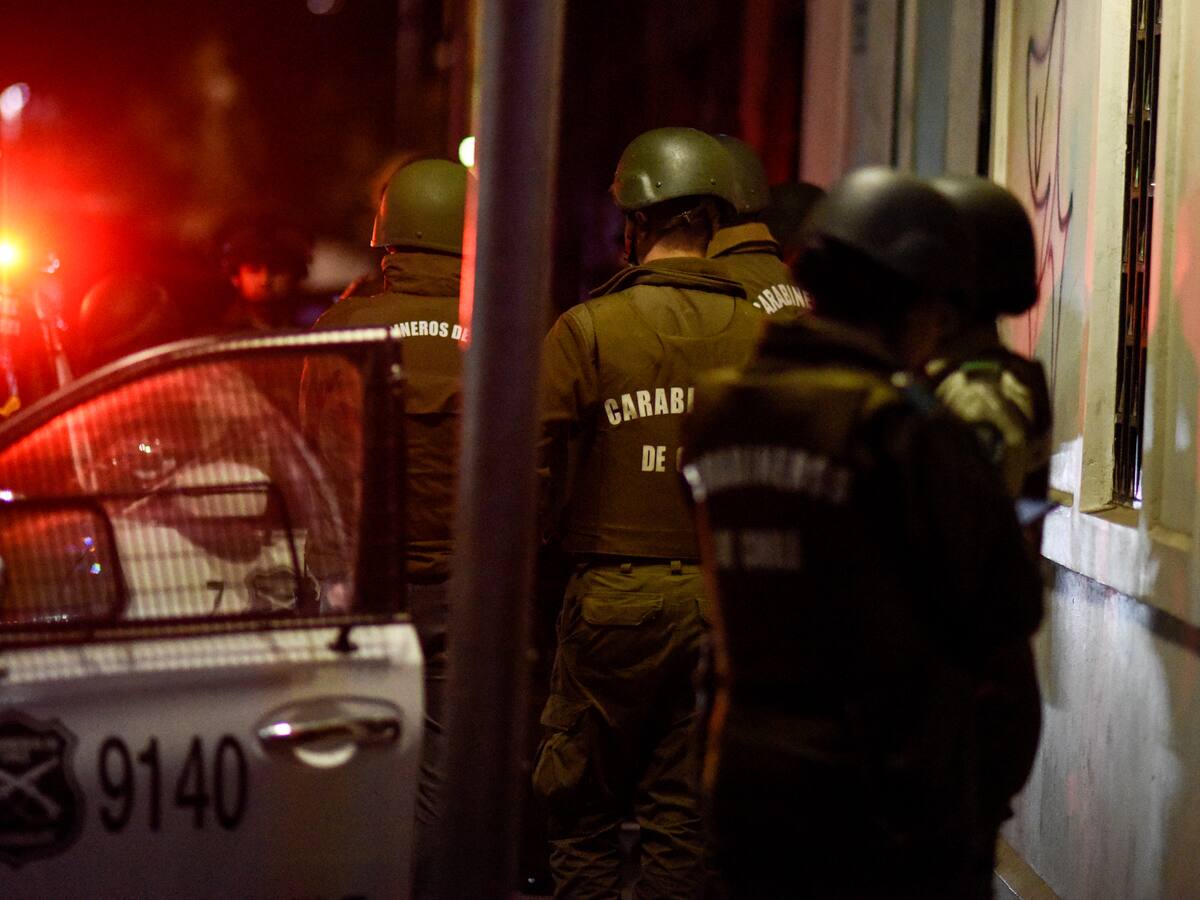 Violento robo en casa de Lo Barnechea: delincuentes golpearon y amenazaron con armas de fuego a matrimonio