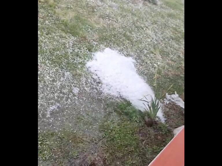 Fuerte granizada sorprendió a habitantes de la región de Los Lagos en pleno verano: Onemi mantiene Alerta Temprana en la zona