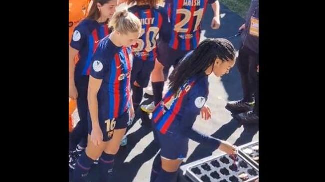 Polémica en España: Barcelona gana la Supercopa Femenina y las propias jugadoras recogieron sus medallas