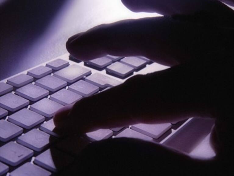 Wikileaks: Cómo era la «fábrica de virus» de la CIA para robar información