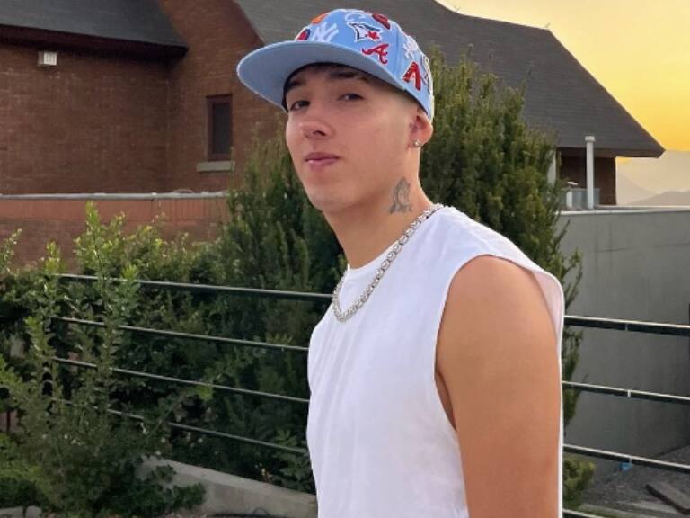 Pailita preocupa a sus fans tras publicar foto internado en la clínica