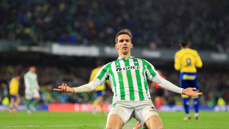 Real Betis vence a Las Palmas y se afianza en zona de puestos europeos