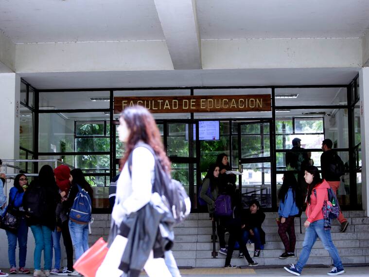 “Quieren retroceder”: Diputados se dividen tras propuesta que frena el ingreso de nuevas Ues a la gratuidad