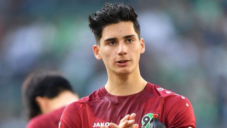 WOLFSBURG, GERMANY - APRIL 06: Sebastian Soto of Hannover looks dejected after the Bundesliga match between VfL Wolfsburg and Hannover 96 at Volkswagen Arena on April 06, 2019 in Wolfsburg, Germany. (Photo by Stuart Franklin/Bongarts/Getty Images)