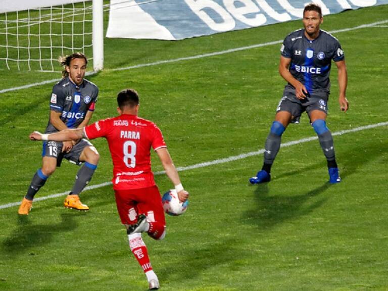 Un corte de luz provocado por un incendio obligó a suspender el partido entre Curicó Unido y Universidad Católica