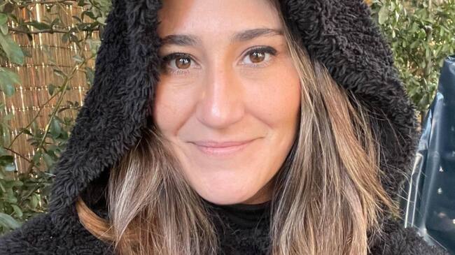 Durante una contracción" Belenaza mostró su guatita de embarazada en las últimas semanas