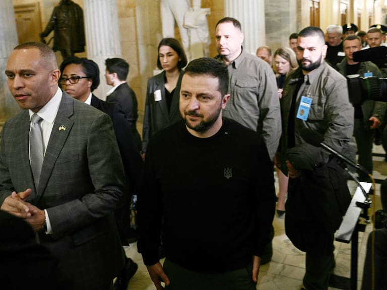 El presidente de Ucrania, Volodimir Zelenski, en su última visita al Congreso de Estados Unidos en Washington para solicitar más ayuda económica.