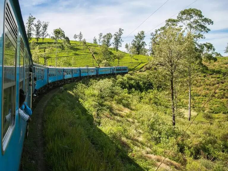 Cada vez más común: turista rusa muere en Sri Lanka mientras intentaba tomarse una fotografía desde tren en movimiento