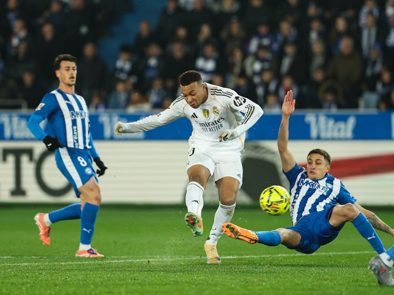 Real Madrid se sacude de su mala racha para mantenerse a la caza del Barcelona en La Liga