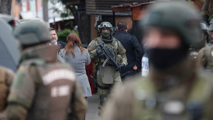 Caos en megaoperativo por caso Brinks en Chile: familia de imputada acusa montaje de Carabineros