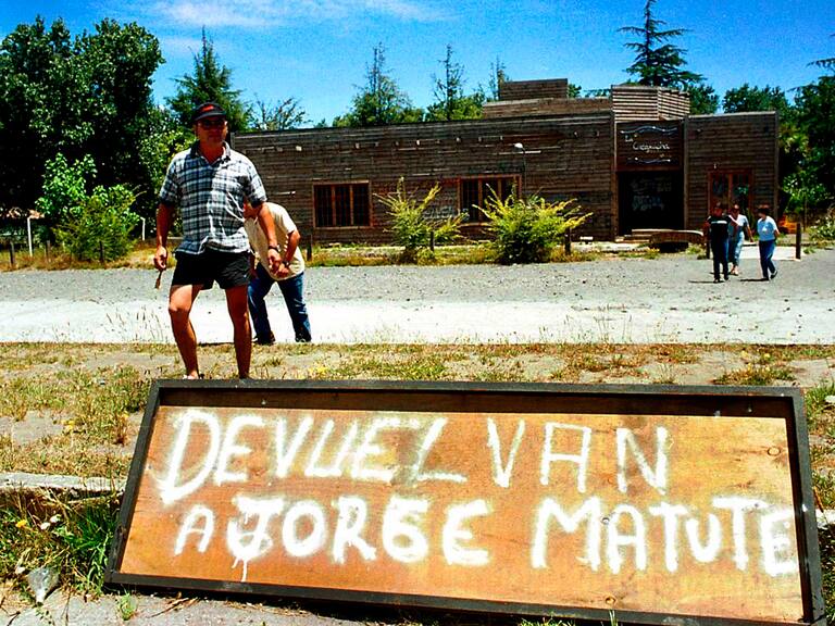 Productora Fábula y familia de Jorge Matute Johns llegan a acuerdo para realización de la serie en Netflix