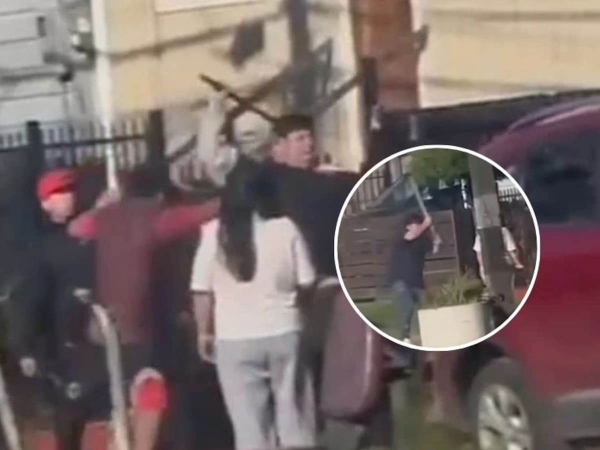 Impactante registro muestra brutal pelea entre vecinos: se enfrentaron con palos y uno terminó gravemente herido