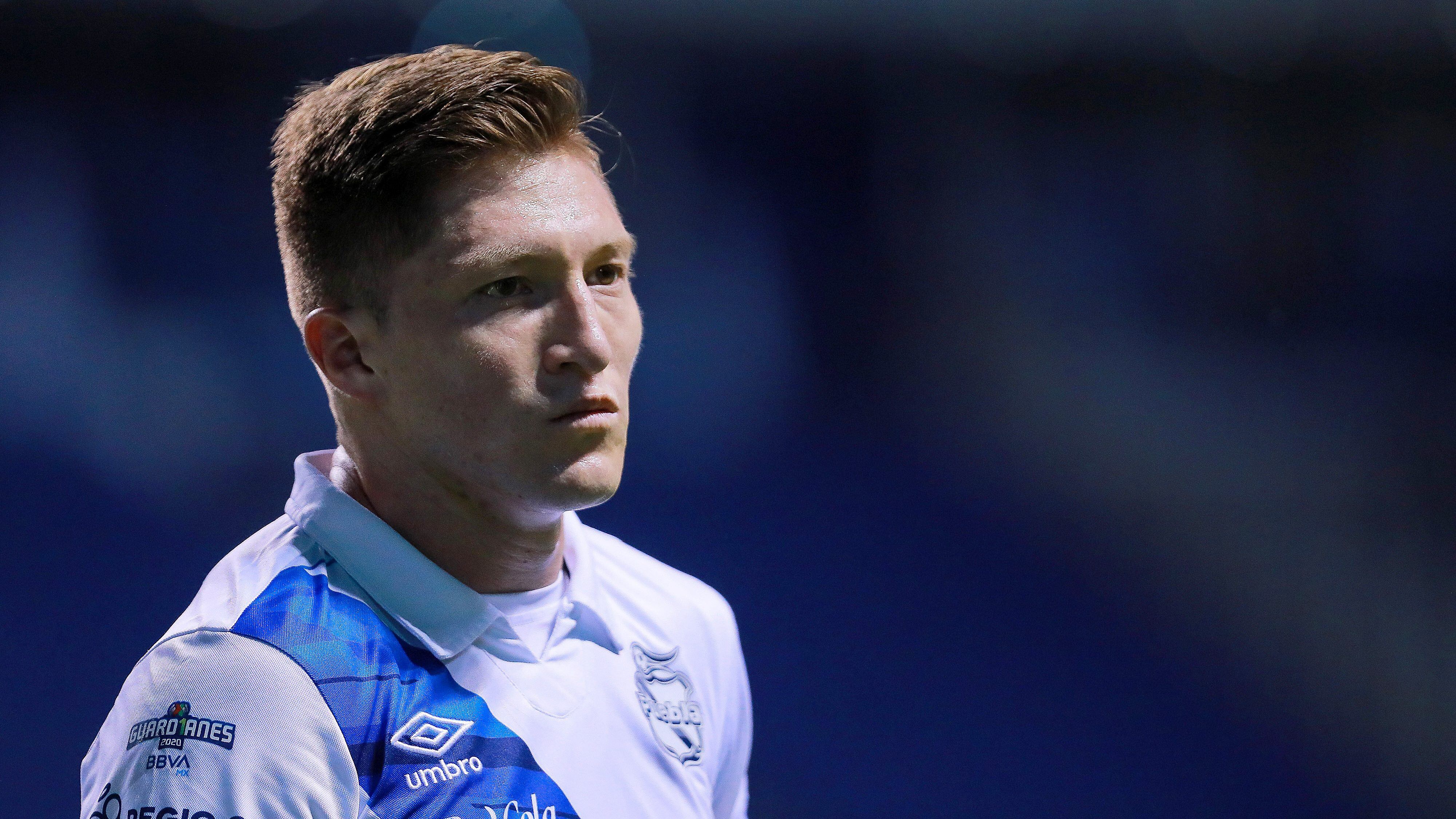 PUEBLA, MEXICO - AUGUST 28: Alejandro Chumacero #03 of Puebla looks on during the 7th round match between Puebla and Toluca as part of the Torneo Guard1anes 2020 Liga MX at Cuauhtemoc Stadium on August 28, 2020 in Puebla, Mexico. (Photo by Manuel Velasquez/Getty Images)