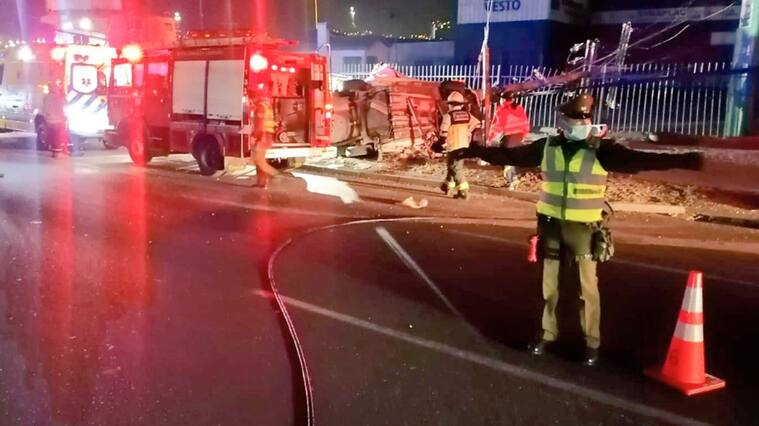 Dos muertos dejó choque un auto contra un poste de luz | Carabineros de la región de Coquimbo | Twitter