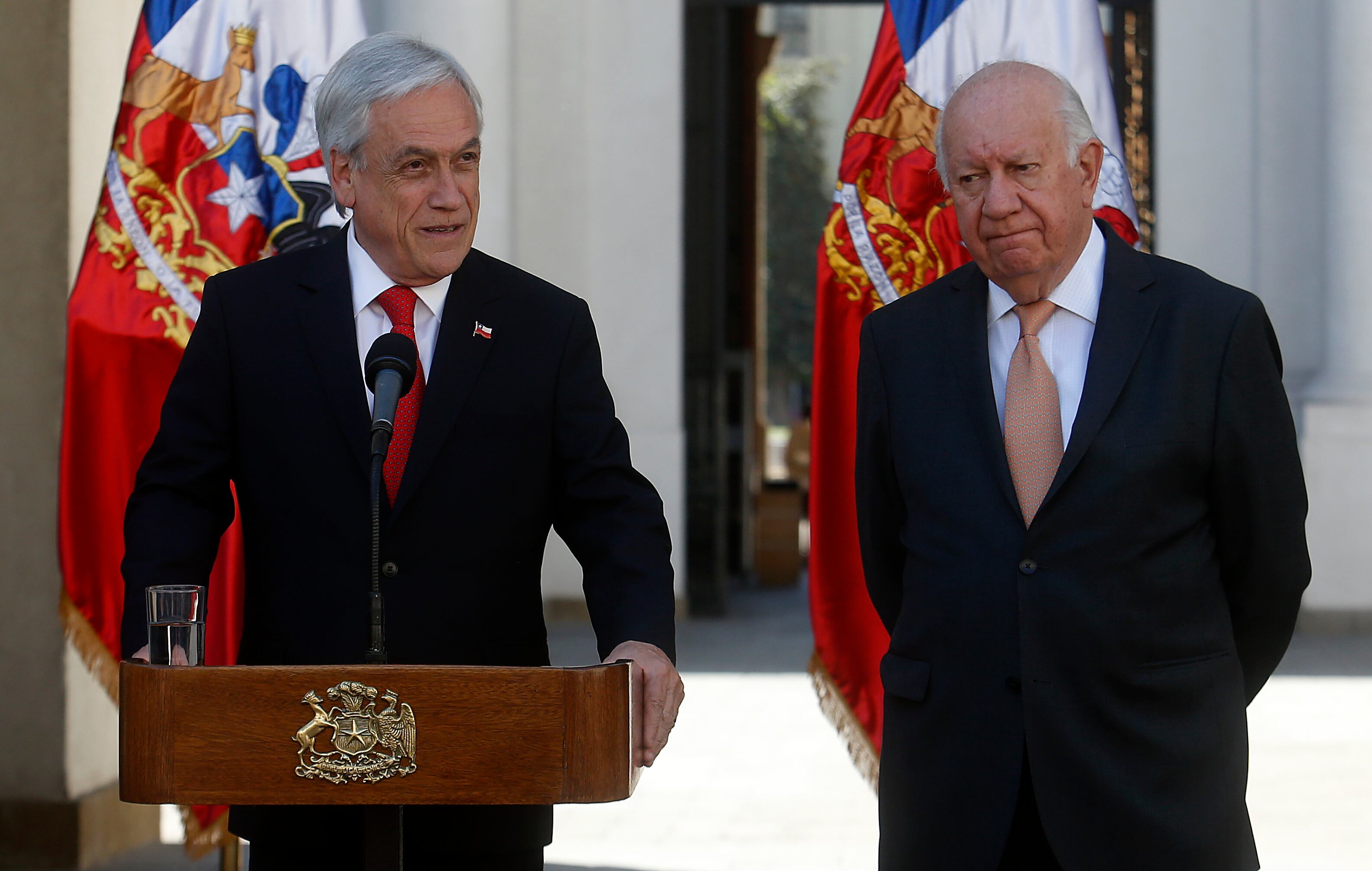 08 de Octubre del 2019/SANTIAGOEl presidente de la Republica, Sebastin Piera, habla tras la reunin que sostuvo con los ex presidentes Ricardo Lagos y Eduardo Frei.FOTO:CRISTOBAL ESCOBAR/AGENCIAUNO