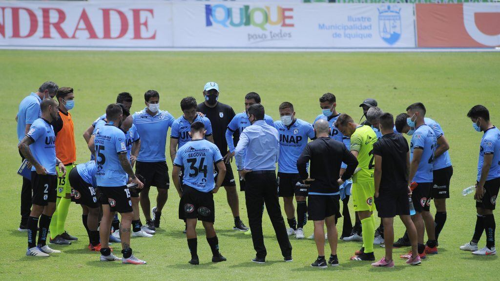 28 de Diciiembre de 2020 / IQUIQUE durante el partido válido por la Vigesimosexta fecha del Campeonato Nacional AFP Plan Vital 2020, entre Deportes Iquique vs Palestino, disputado en el Estadio Tierra de Campeones.
FOTO: CRISTIAN VIVERO BOORNES/AGENCIAUNO