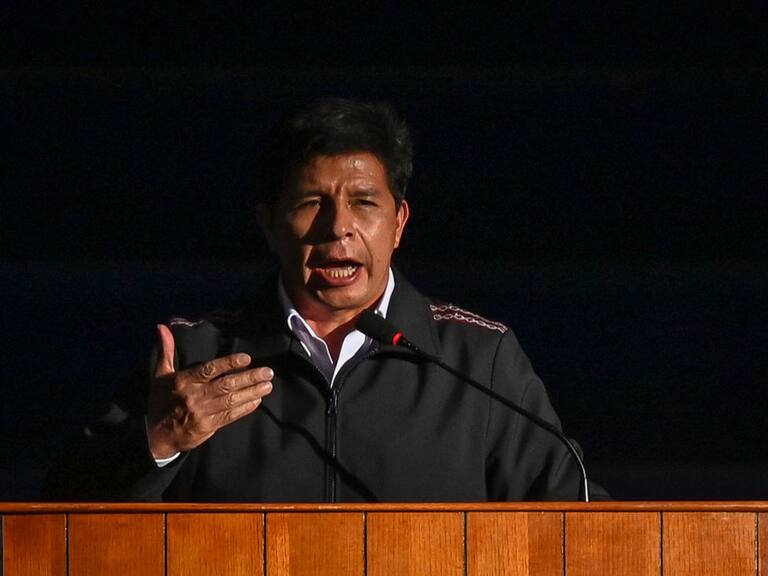 El presidente de Perú Pedro Castillo habla ante el gabinete ministerial