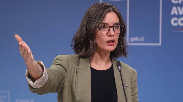 Ministra Camila Vallejo llama a Evelyn Matthei a “respetar a las instituciones” tras acusar financiamiento narco a políticos