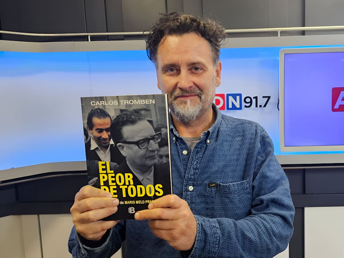 Carlos Tromben y su libro sobre el militar mirista y homosexual que era escolta de Salvador Allende: “Era una persona de muchos contrastes”