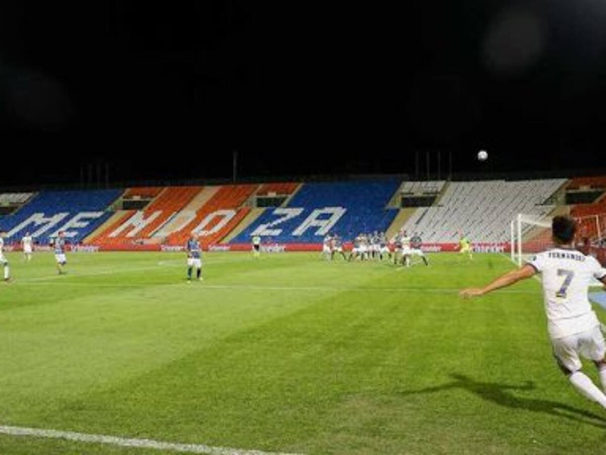 Periodista viralizó divertido momento: Regresa el fútbol a Argentina sin corner y tiros libres para evitar aglomeraciones