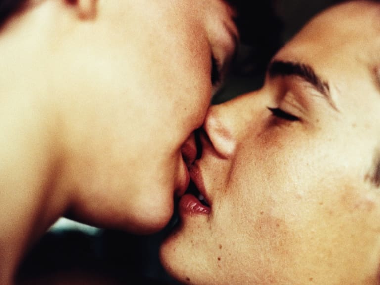 Día Internacional del Beso: ¿Por qué se conmemora esta fecha este 13 de abril?