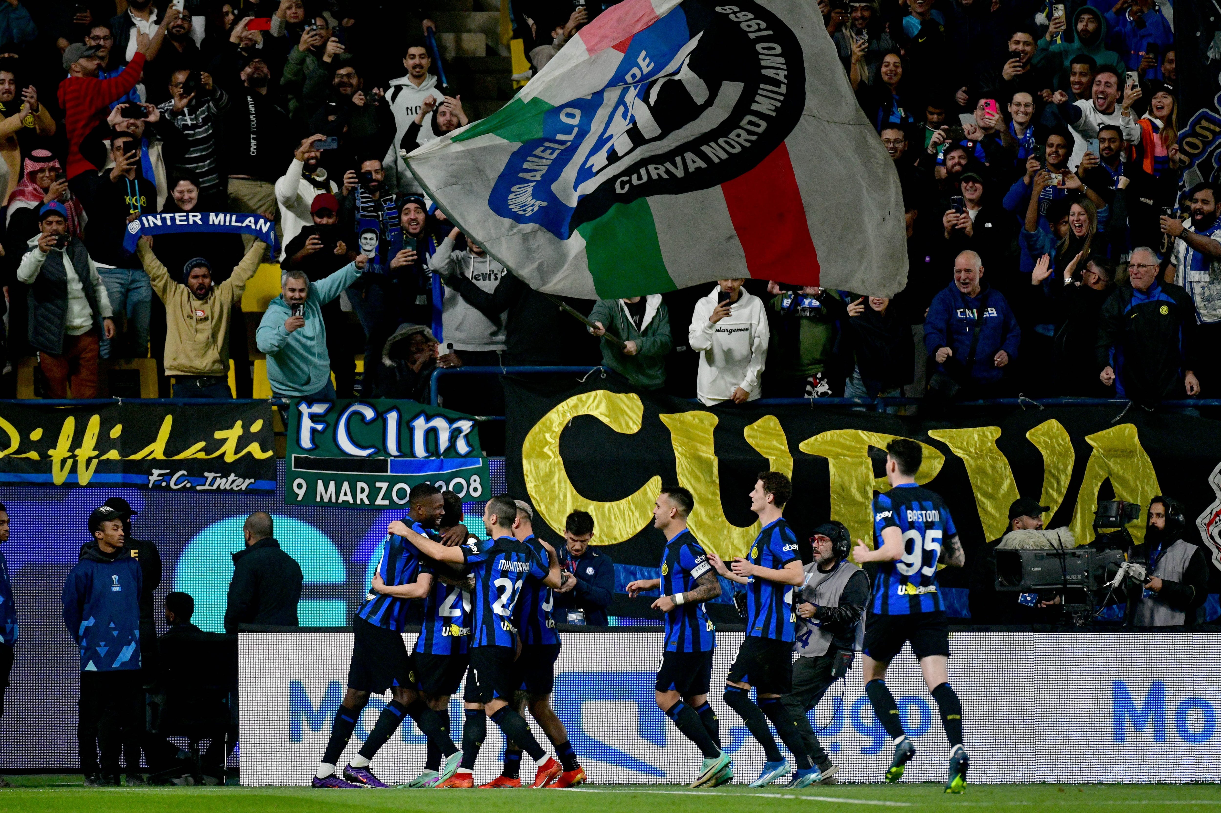 Inter celebra la obtención de la Supercopa ante el Napoli | Getty Images