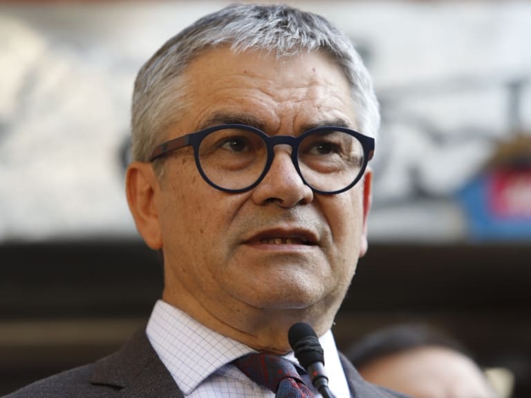 Ministro Marcel reafirma críticas a pymes que rechazaron acuerdo por salario mínimo