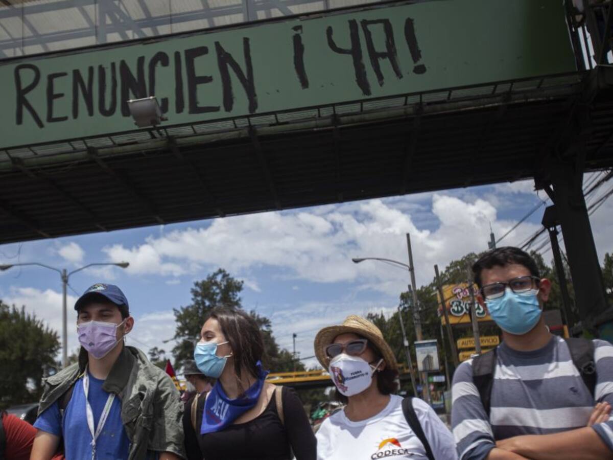 Campesinos bloquearon carreteras y paralizan la economía en Guatemala contra la corrupción