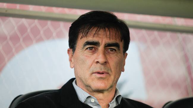Gustavo Quinteros destaca a Zavala: Colo Colo te exige ser completo