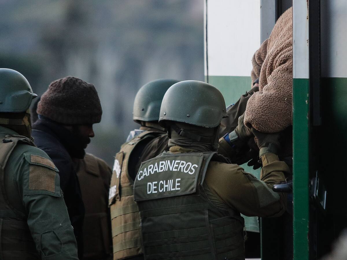 Cae banda de extranjeros que robaba en el casco histórico de Santiago: principales víctimas eran mujeres