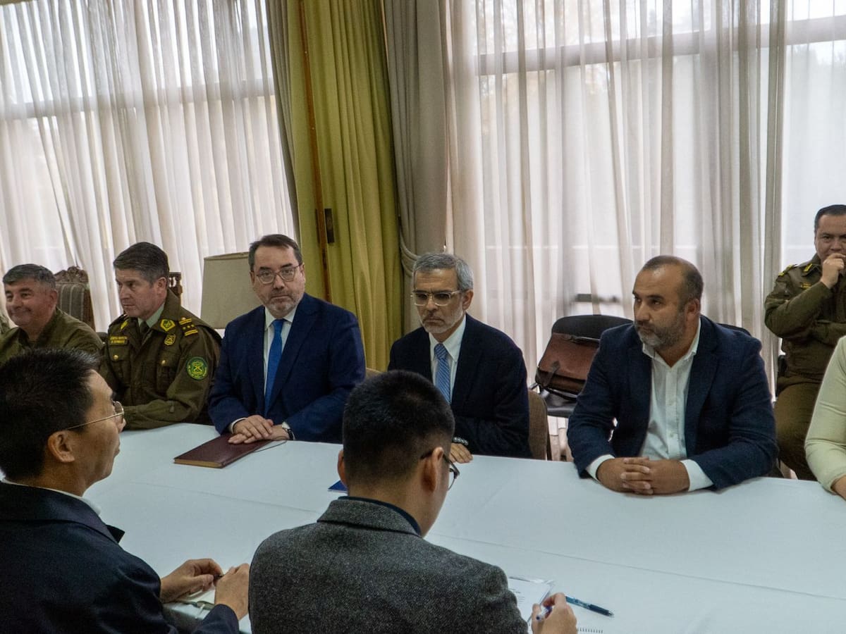 Ministro Luis Cordero se reúne con autoridades en el Biobío tras ataque a la central Rucalhue en Santa Bárbara
