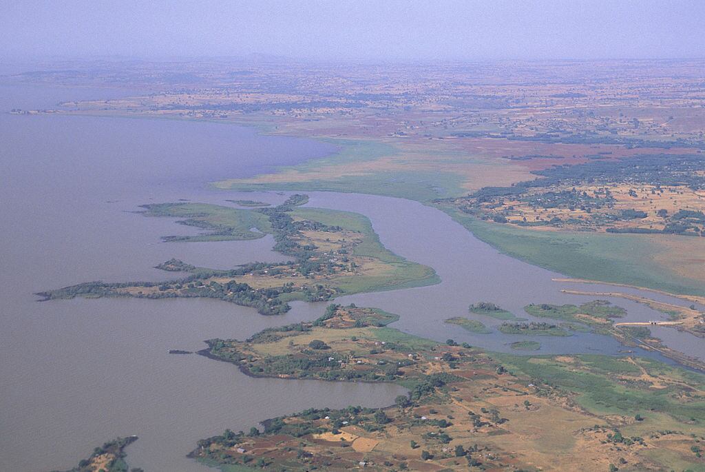 Vista aérea de un cuerpo de agua del Nilo en Etiopía