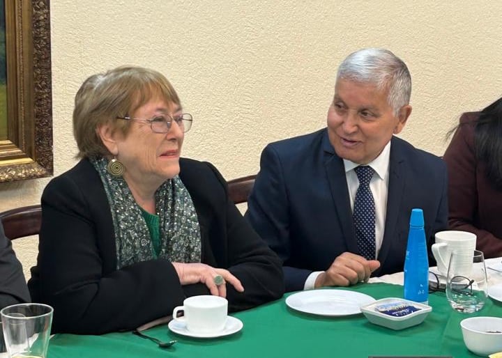 En el día de su cumpleaños: Michelle Bachelet reaparece públicamente tras bajar candidatura a la ONU