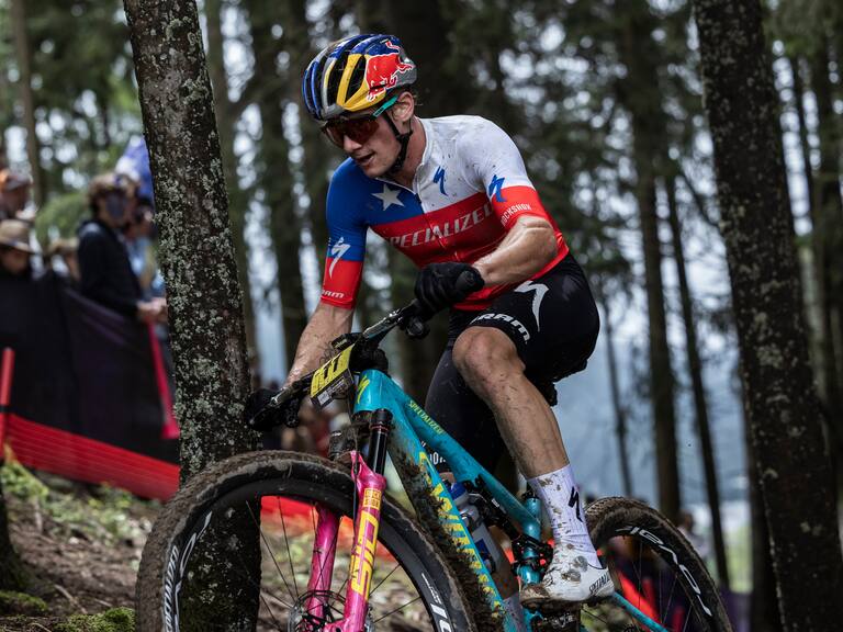 Martín Vidaurre finaliza en el top 15 de su última fecha de la Copa del Mundo UCI de cross country previa a París 2024