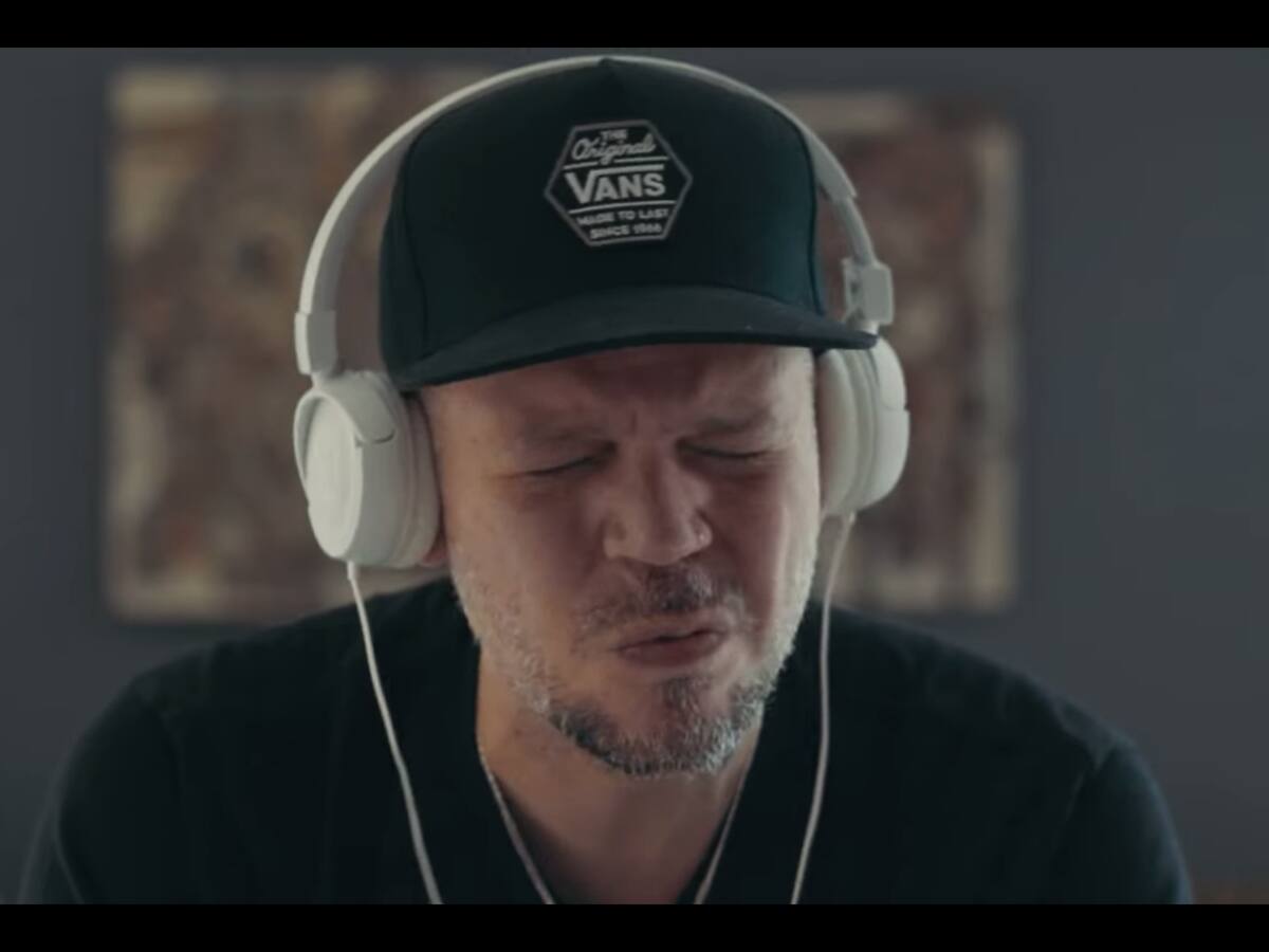 Con su mamá y Rubén Blades: Residente estrenó versión cuarentena de «René»