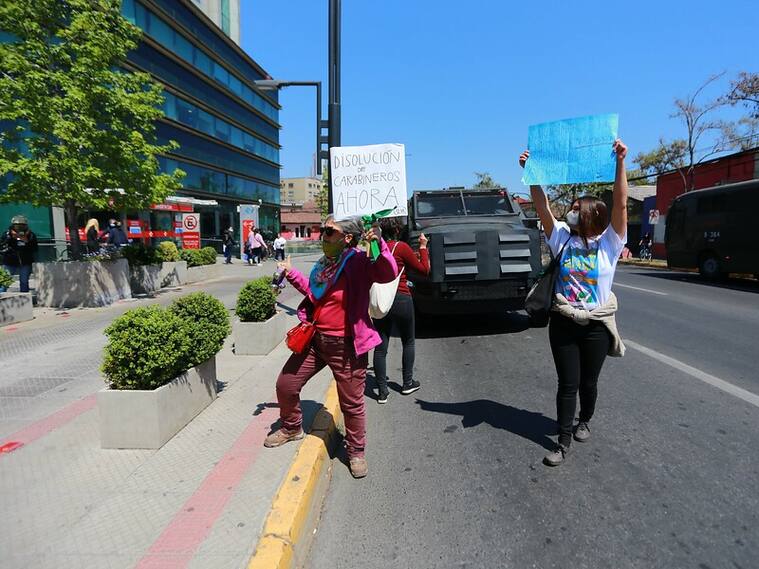 Manifestaciones fuera de la Clínica Santa María