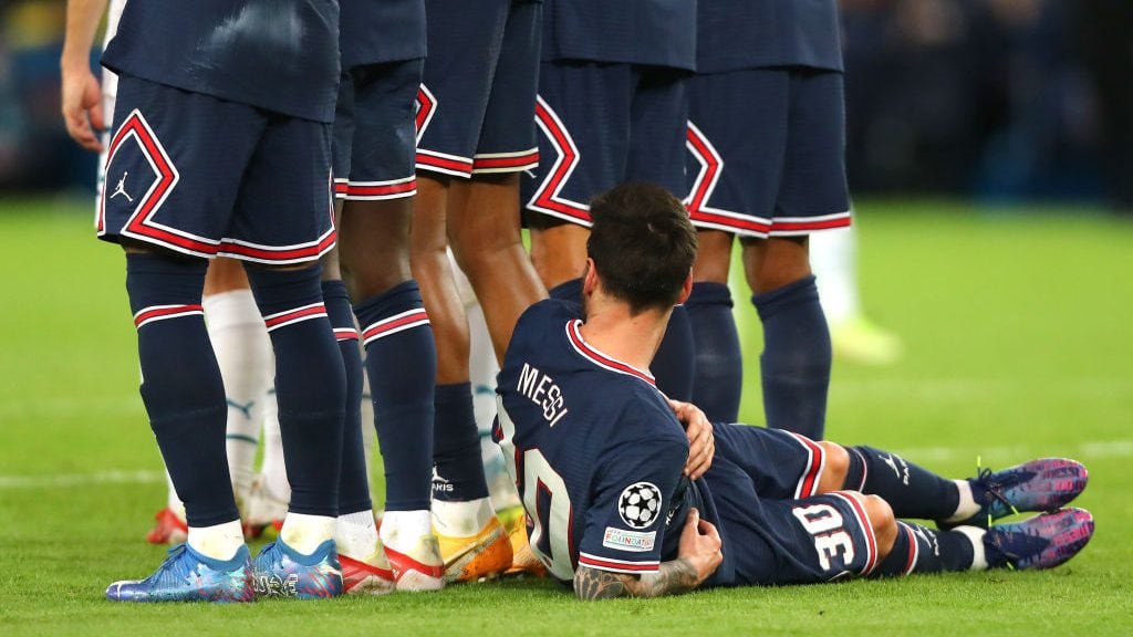 Río Ferdinand criticó que Lionel Messi hiciera el "cocodrilo" en Champions League
