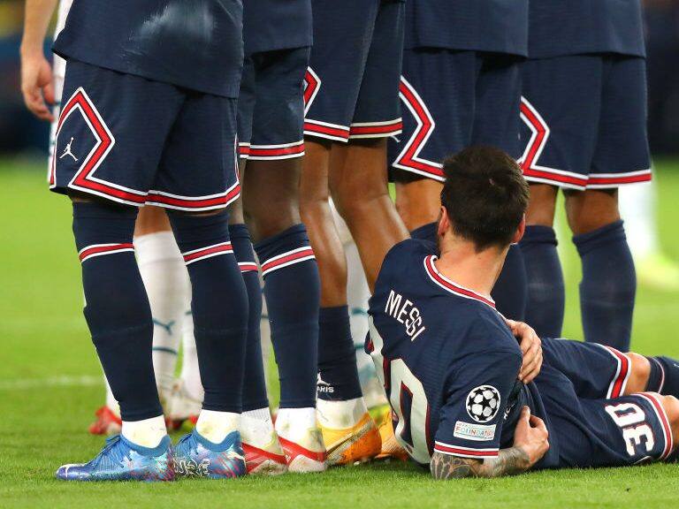 Río Ferdinand criticó que Lionel Messi hiciera el "cocodrilo" en Champions League